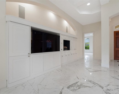 9701 Lake Isleworth Court - Photo Thumbnail 4