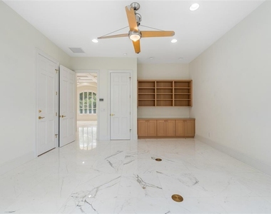 9701 Lake Isleworth Court - Photo Thumbnail 23