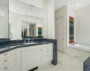 9701 Lake Isleworth Court - Photo Thumbnail 17