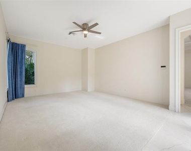 9701 Lake Isleworth Court - Photo Thumbnail 14