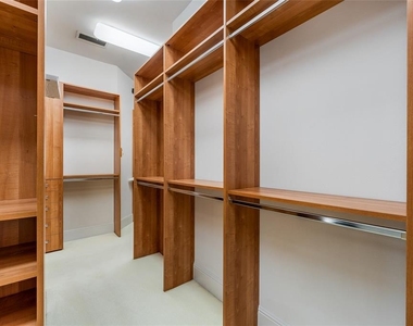 9701 Lake Isleworth Court - Photo Thumbnail 20