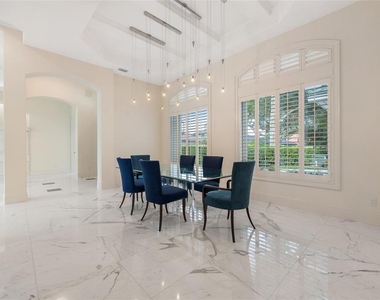 9701 Lake Isleworth Court - Photo Thumbnail 6