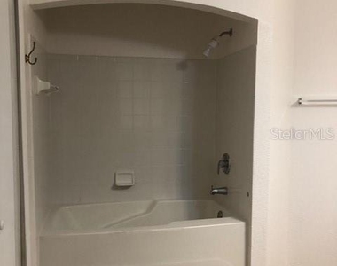 102 Vista Verdi Circle - Photo Thumbnail 13