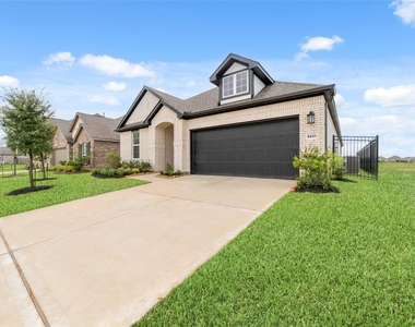 5831 Westwood Shore Drive - Photo Thumbnail 1