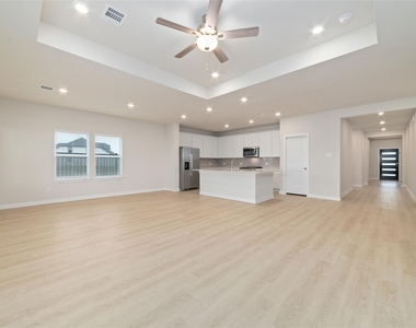 5831 Westwood Shore Drive - Photo Thumbnail 13