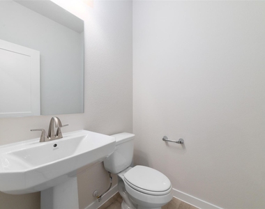 5831 Westwood Shore Drive - Photo Thumbnail 9