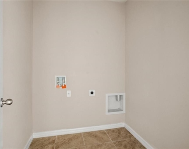 1112 Fox Path - Photo Thumbnail 10