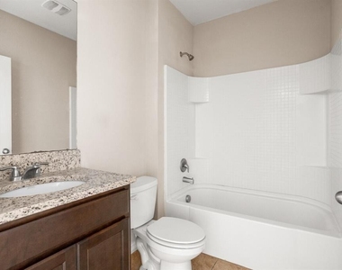 1112 Fox Path - Photo Thumbnail 13