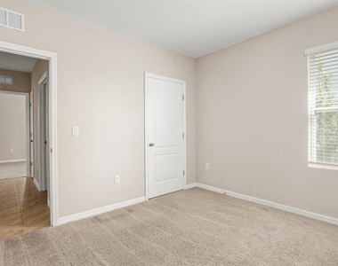 1112 Fox Path - Photo Thumbnail 15