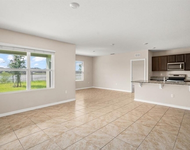 1112 Fox Path - Photo Thumbnail 8