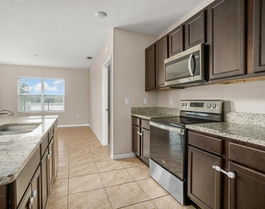 1112 Fox Path - Photo Thumbnail 5