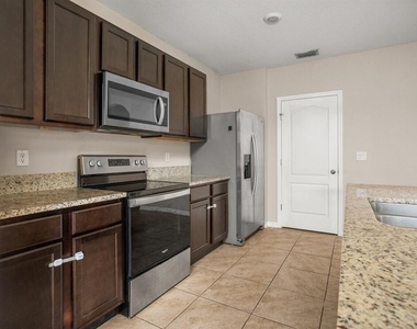 1112 Fox Path - Photo Thumbnail 4