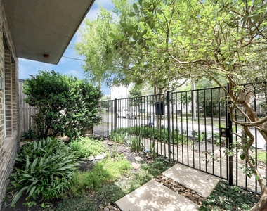 1807 W Webster Street - Photo Thumbnail 3