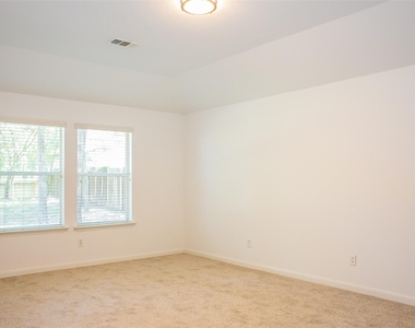 91 Genesee Ridge Drive - Photo Thumbnail 9