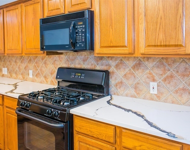 91 Genesee Ridge Drive - Photo Thumbnail 24