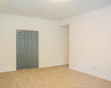 91 Genesee Ridge Drive - Photo Thumbnail 10