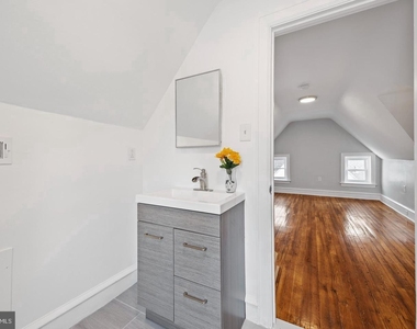 541 E Church - Photo Thumbnail 32
