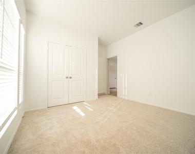 2615 Olivine Stone Drive - Photo Thumbnail 11