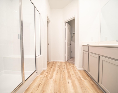 2615 Olivine Stone Drive - Photo Thumbnail 16
