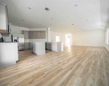 2615 Olivine Stone Drive - Photo Thumbnail 6