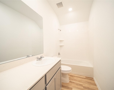 2615 Olivine Stone Drive - Photo Thumbnail 18