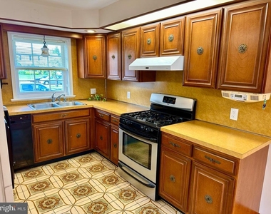 2432 W Chester Pike - Photo Thumbnail 16