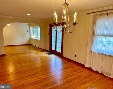 2432 W Chester Pike - Photo Thumbnail 9