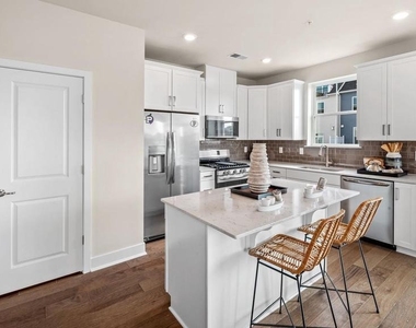 923 Anvil Court - Photo Thumbnail 4