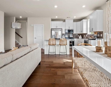 923 Anvil Court - Photo Thumbnail 6