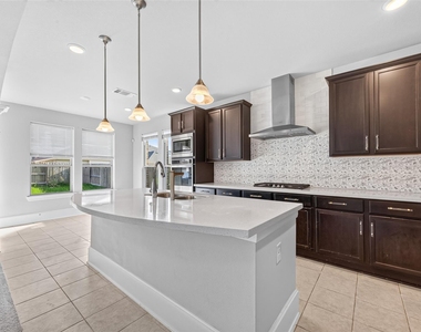 32931 Franklin Brooks Dr Drive - Photo Thumbnail 8