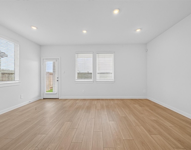 1738 Revolution Way - Photo Thumbnail 10