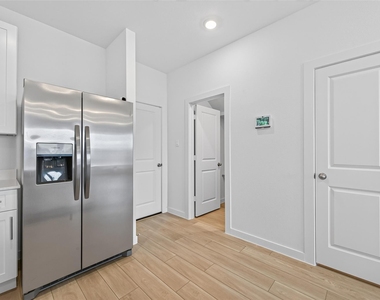 1738 Revolution Way - Photo Thumbnail 15