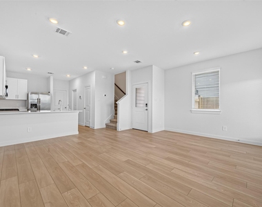 1738 Revolution Way - Photo Thumbnail 11