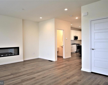 61 Becker Drive - Photo Thumbnail 4