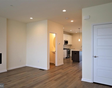 61 Becker Drive - Photo Thumbnail 10