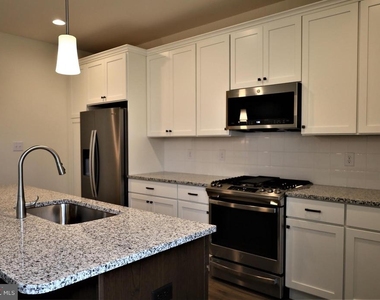 61 Becker Drive - Photo Thumbnail 16