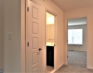 61 Becker Drive - Photo Thumbnail 21