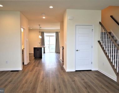 61 Becker Drive - Photo Thumbnail 9