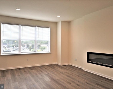 61 Becker Drive - Photo Thumbnail 7