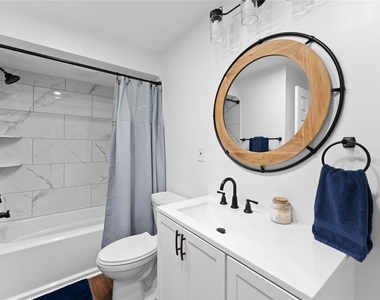909 Bentwood Lane - Photo Thumbnail 9
