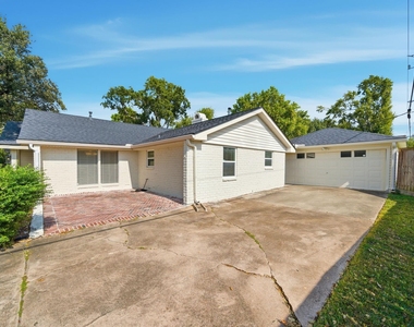2502 Hollow Hook Road - Photo Thumbnail 4