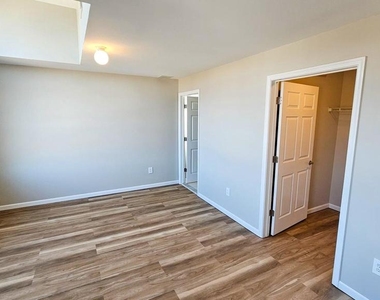 380 Radio Rd - Photo Thumbnail 32
