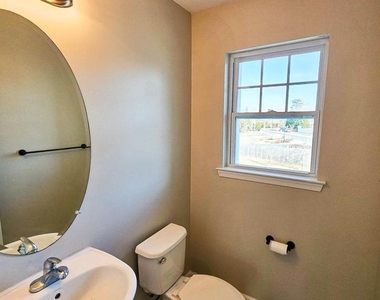 380 Radio Rd - Photo Thumbnail 27