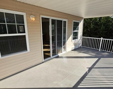380 Radio Rd - Photo Thumbnail 23