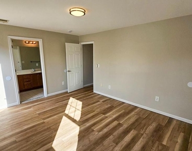 380 Radio Rd - Photo Thumbnail 39