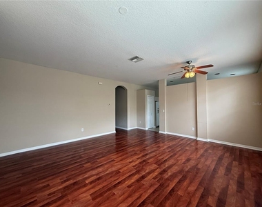 6520 Bridgecrest Drive - Photo Thumbnail 6