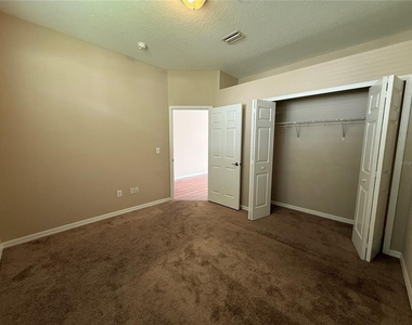 6520 Bridgecrest Drive - Photo Thumbnail 2