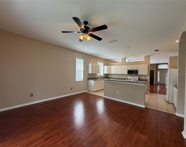 6520 Bridgecrest Drive - Photo Thumbnail 12