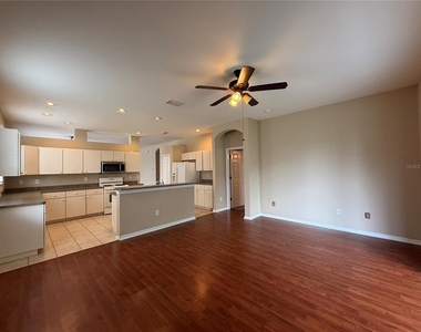 6520 Bridgecrest Drive - Photo Thumbnail 13