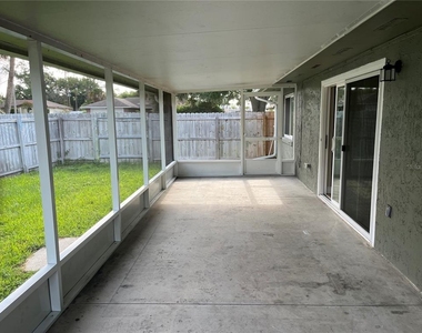 3101 Village Lane - Photo Thumbnail 3
